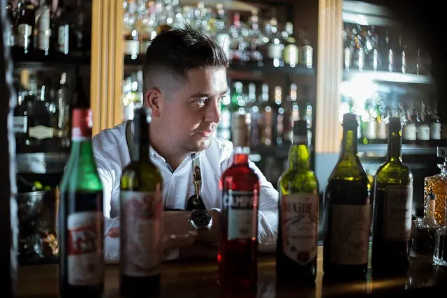 10 TIPS para tener ÉXITO en la INDUSTRIA de bebidas | Parte 2 2 barman